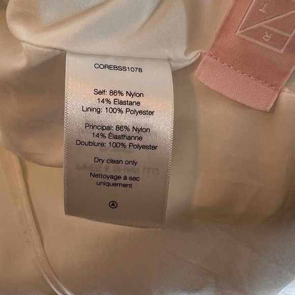 Veronica Beard Bi-Stretch Scuba Jacket White, Size 4 - Picture 15 of 16